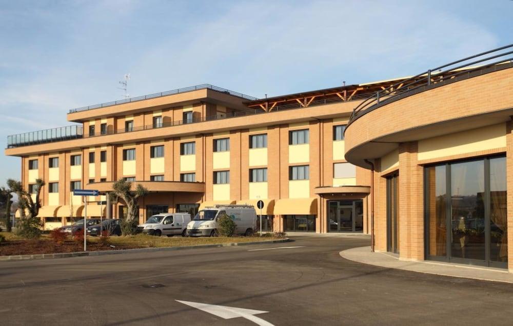 Grand Hotel Forlì Kültér fotó