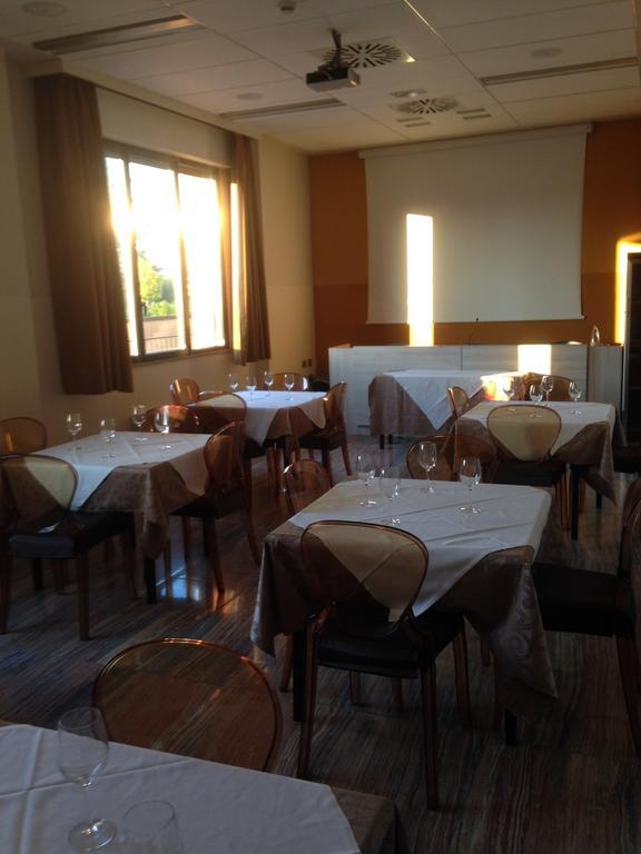 Grand Hotel Forlì Kültér fotó