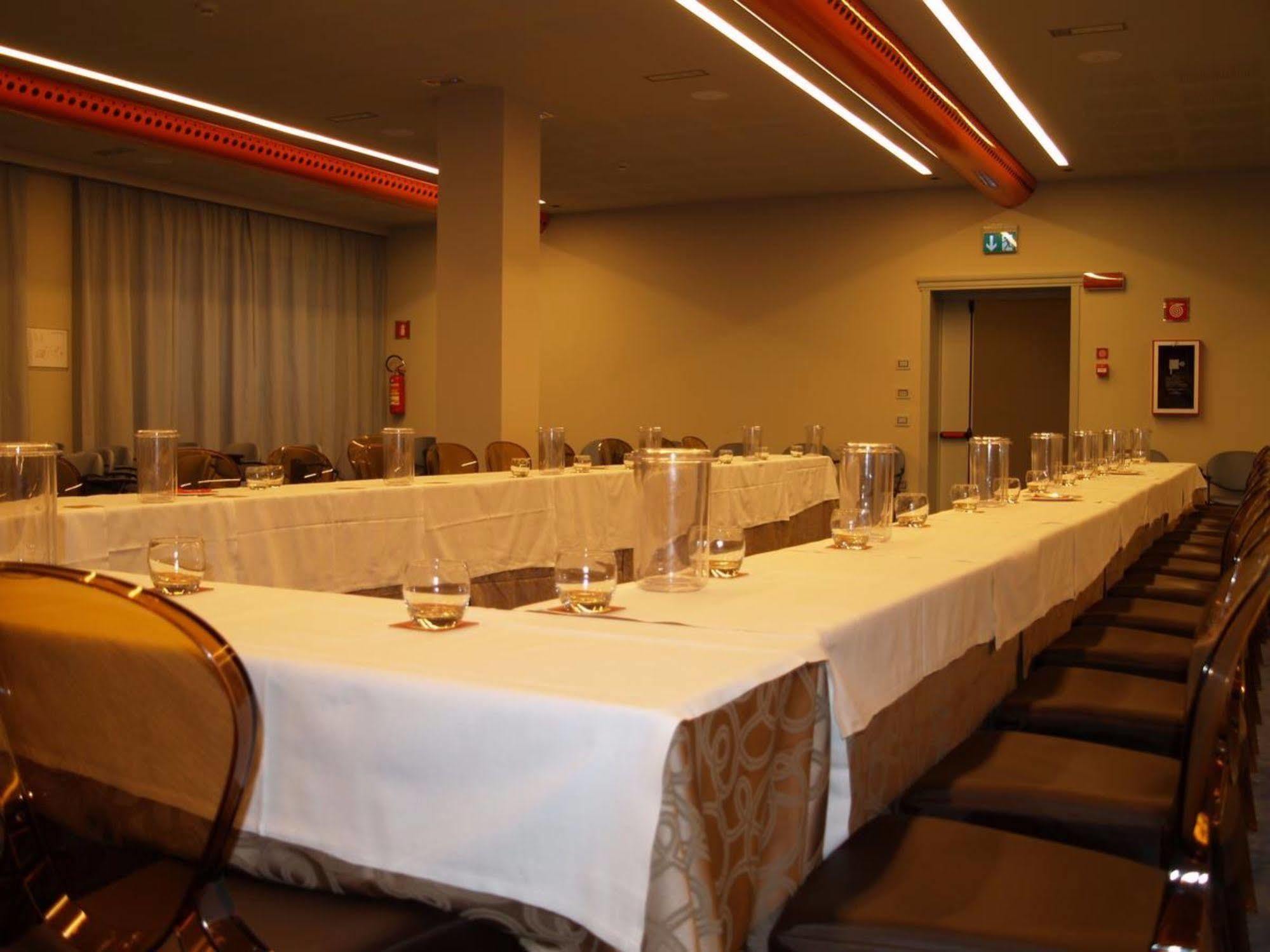 Grand Hotel Forlì Kültér fotó