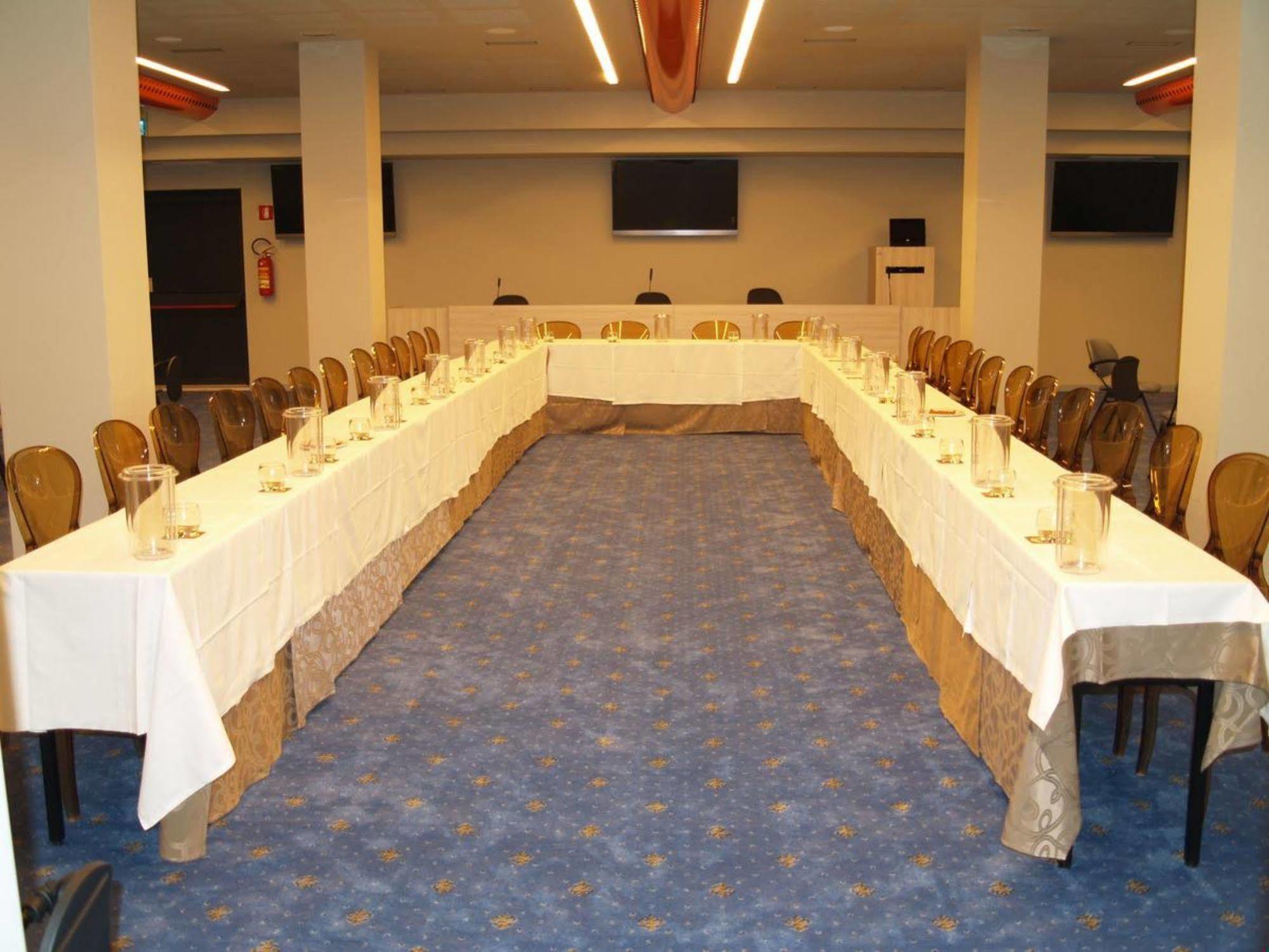 Grand Hotel Forlì Kültér fotó